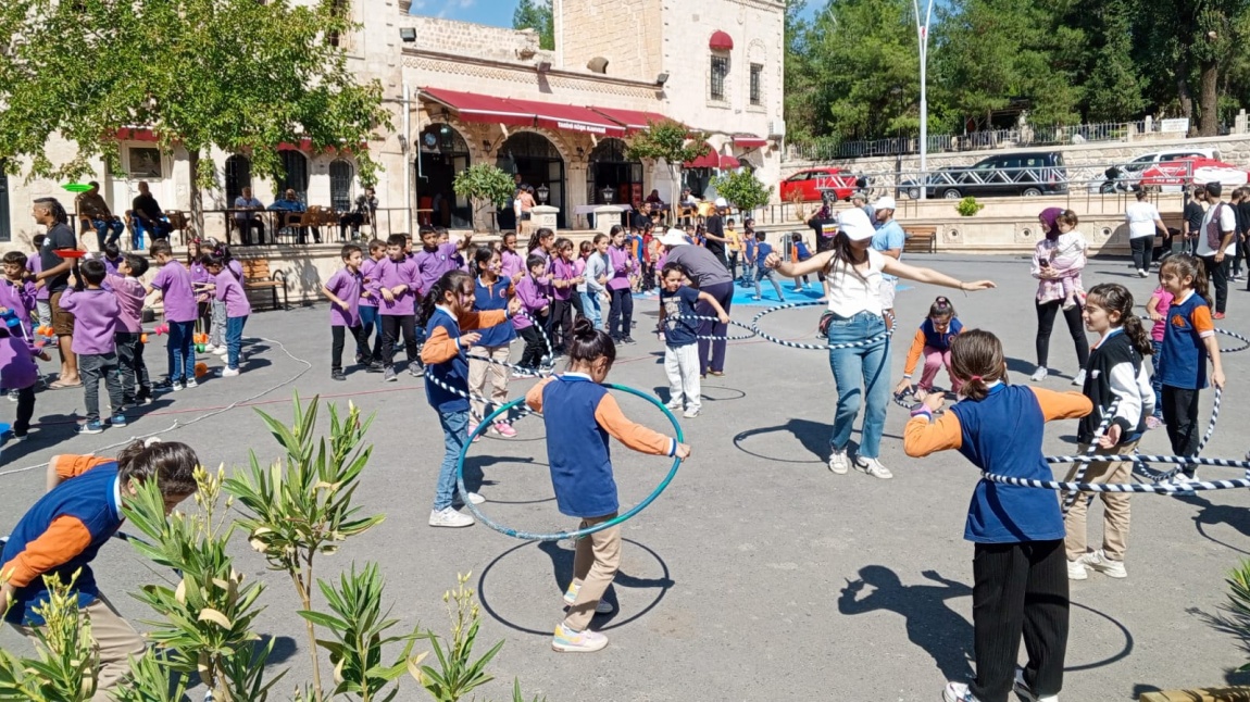 UÇAN HALI ÇOCUK FESTIVALİ